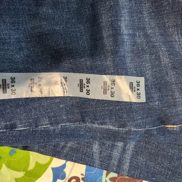 Old Navy Blue Relaxed Jeans with Classic Indigo Wash - Picture 4 of 9